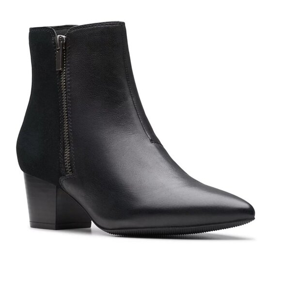 Women's Clarks Ellanie Vibe Boot Black Leather Size 7M $120 Retail - Picture 1 of 6